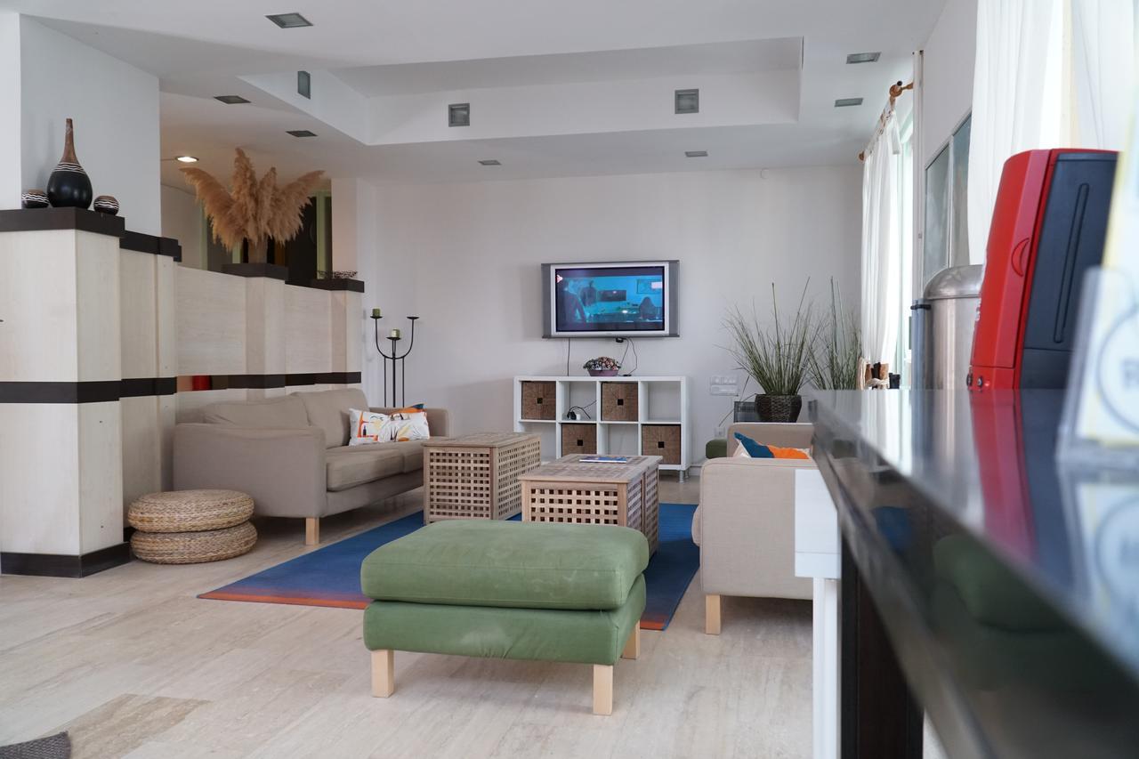 R+ Hotel By Rooms Çeşme Buitenkant foto